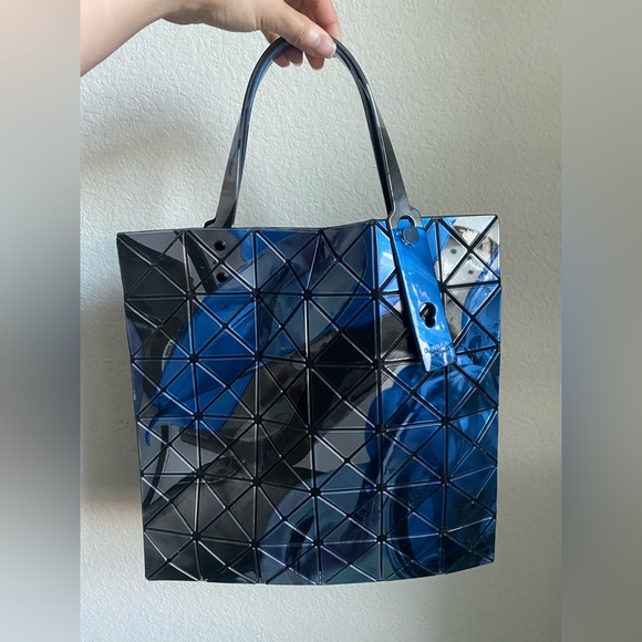 Bao Bao Issey Miyake Lucent Supernova Tote - Picture 4 of 6